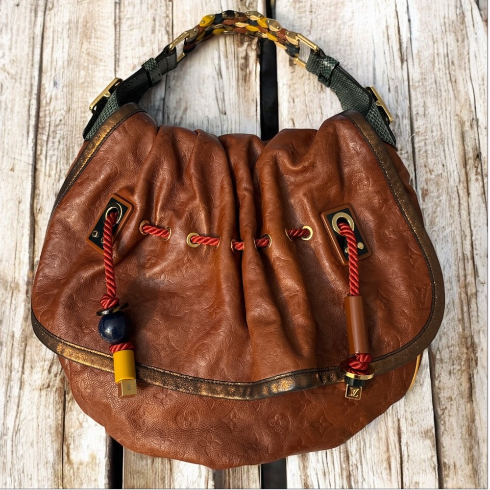 Louis Vuitton MONOGRAM GM Kalahari Rare vintage Shoulder Bag 2009